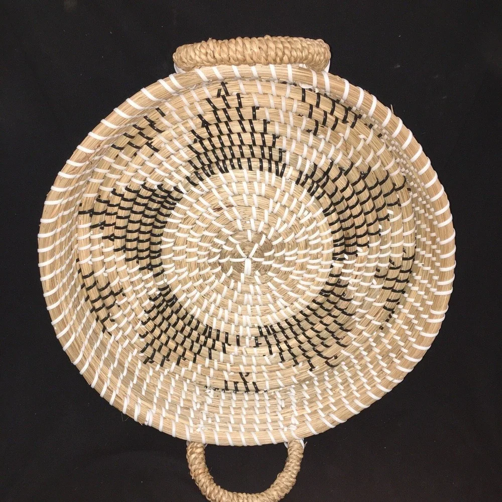 Round Sweet grass Serving Tray, Hand Woven Star Design Tan Black White 14